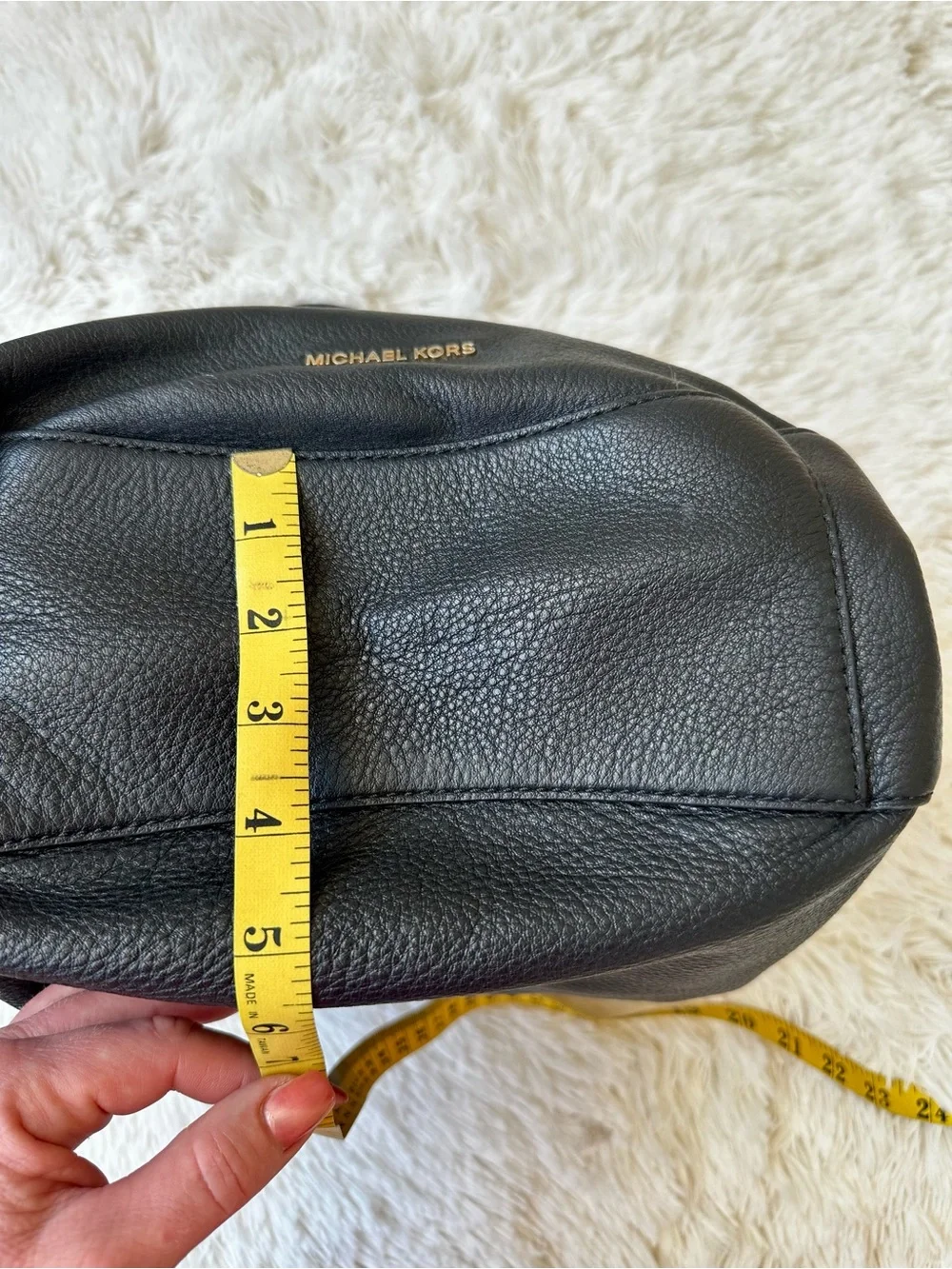 MICHAEL KORS Lillie Large Black Pebbled Leather Hobo Shoulder Bag Gold Chain